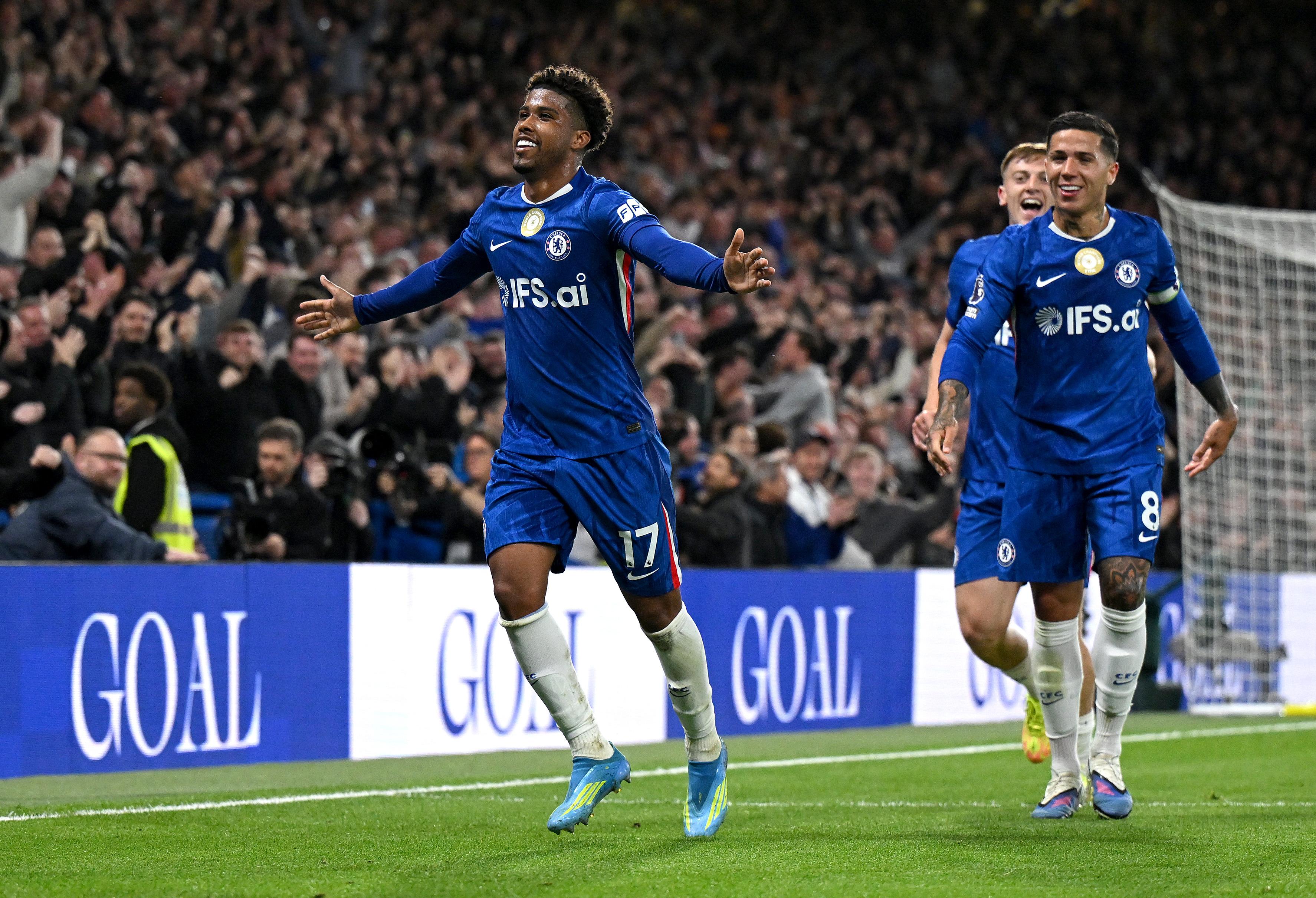 Chelsea câștigă de la Tottenham și își menține speranțele pentru calificarea europeană