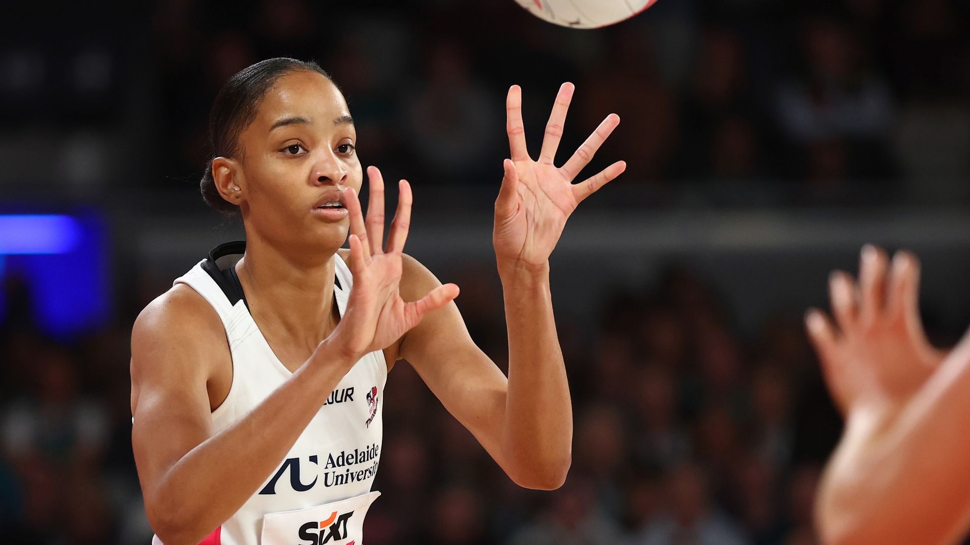 Jucătoarea de netbal deschide inima despre lupta cu depresia postnatală