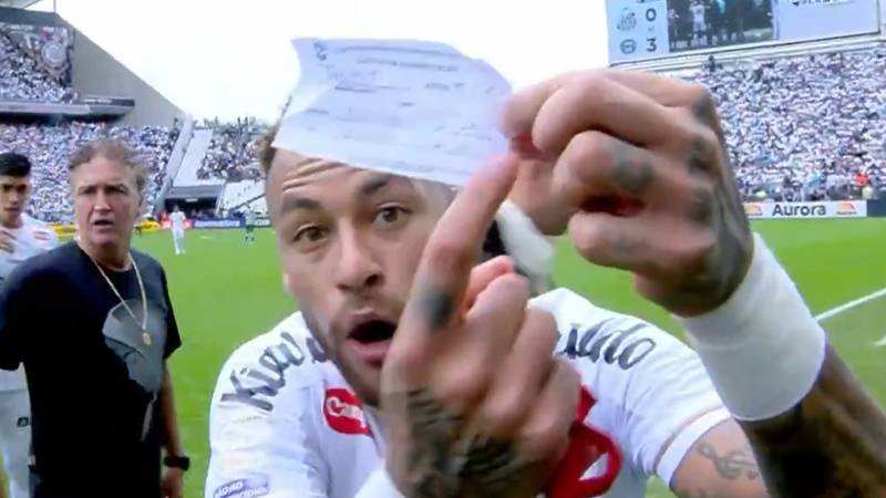 Neymar protestează după o schimbare greșită