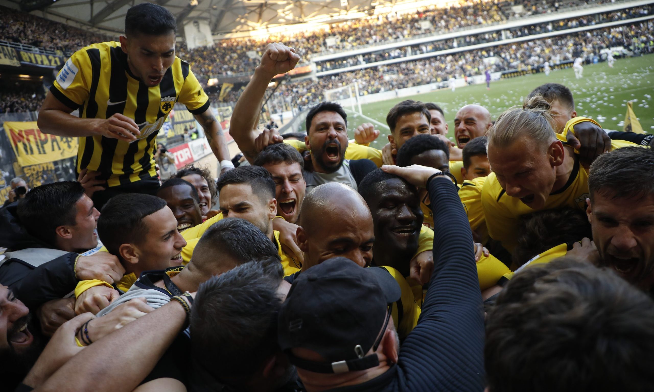AEK Cu Viitoare Ambițioase: În Căutarea Unui Dublu Istoric În Ligă și BCL