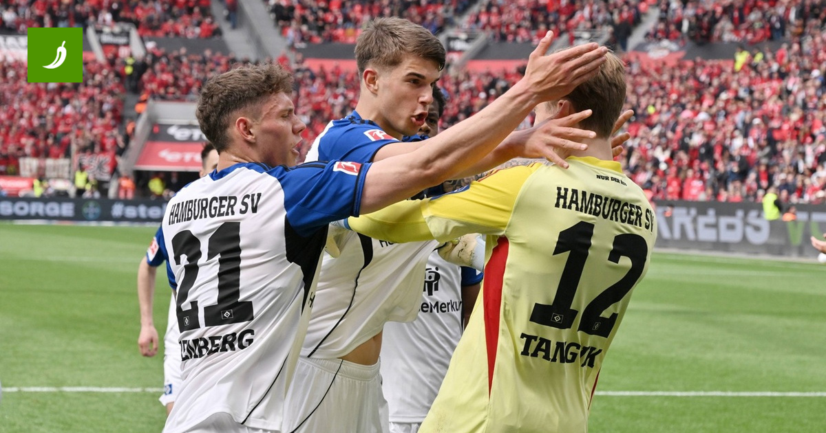 Poartarul norvegian Tangvik strălucitor la debutul său pentru HSV, celebrat de către huliganul croat Vušković