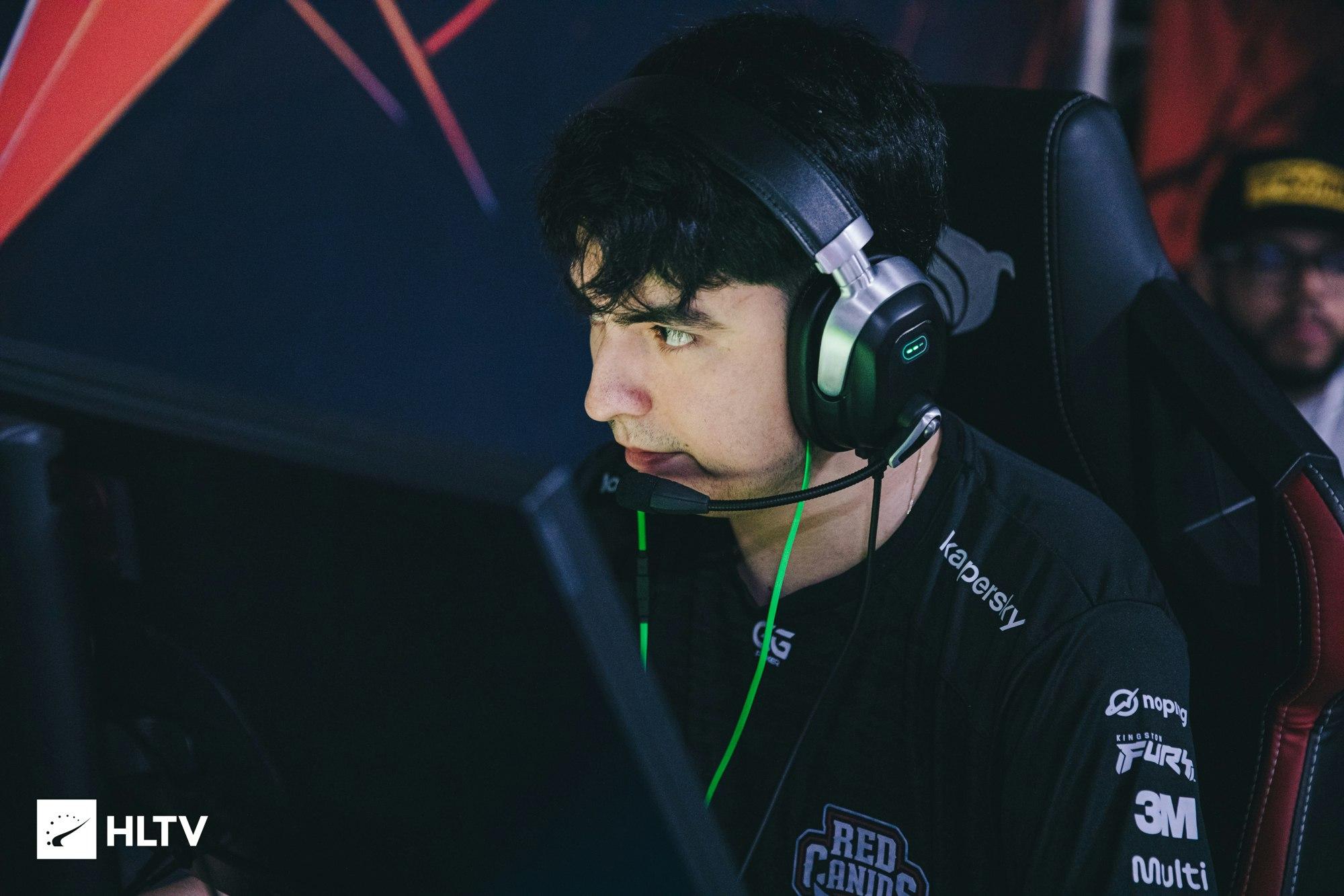 Fluxo Elimină Două Igrări din Roster și Se Orientează spre Starul dav1deuS