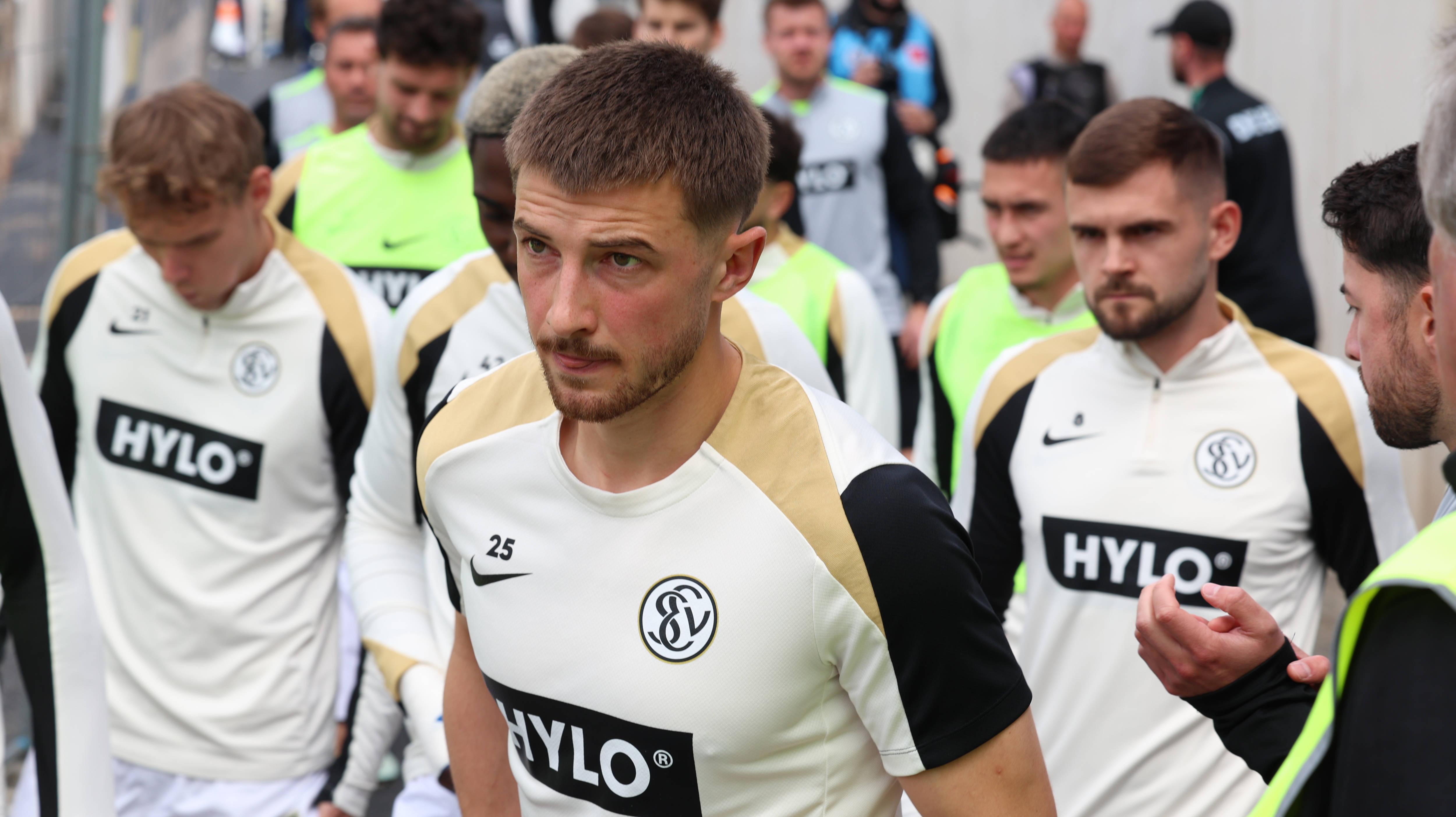 Steaua Bulgară Luminează în Bundesliga: Lucas Petkov și Elversberg Crează Istorie