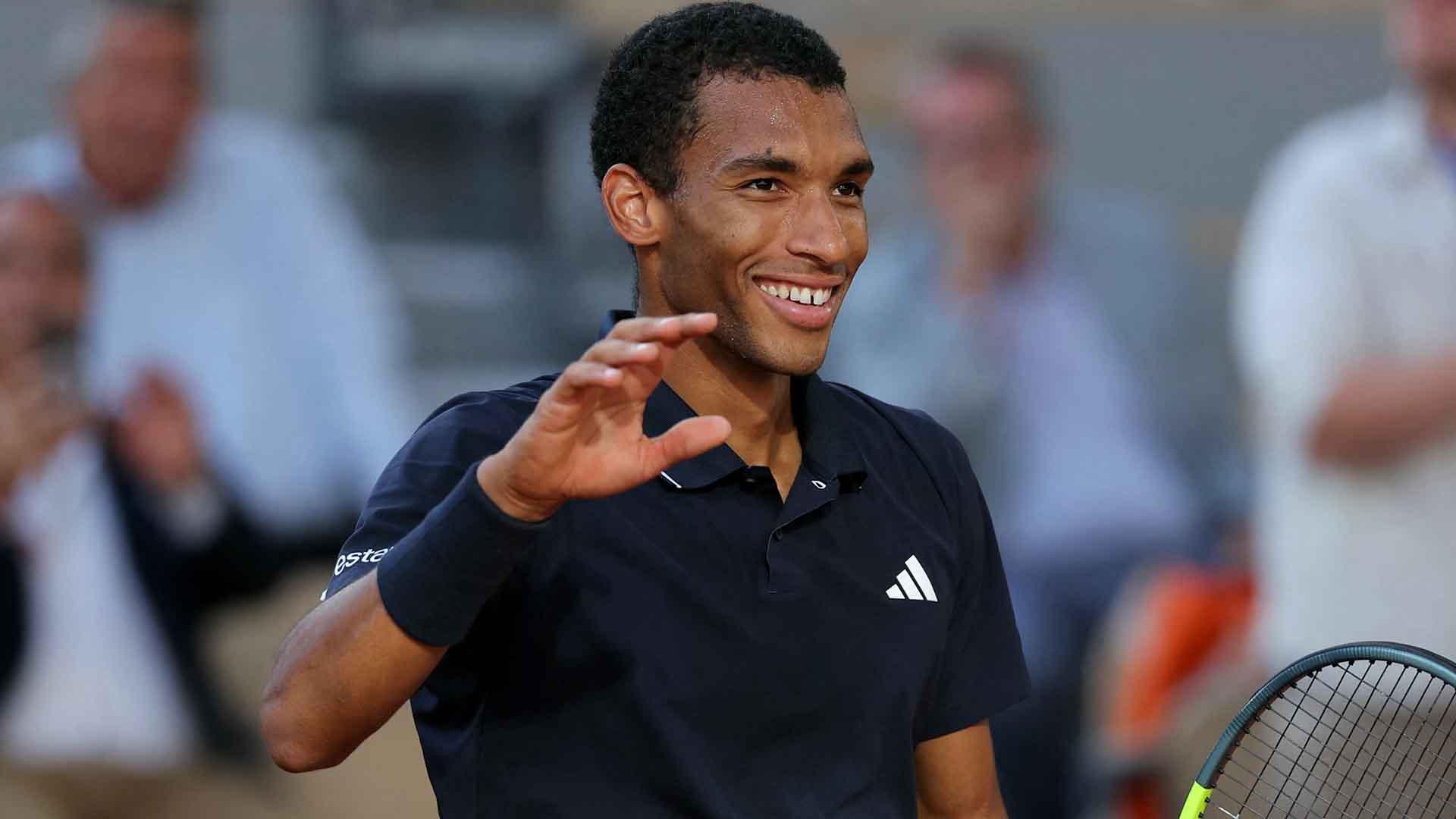 Oge-Alimashim scrie istorie la „Roland Garros”: „Mă simt ca acasă”