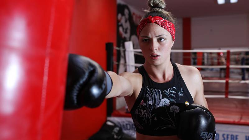 Hrvața MMA Sara Luzar Smajić câștigă titlul KSW