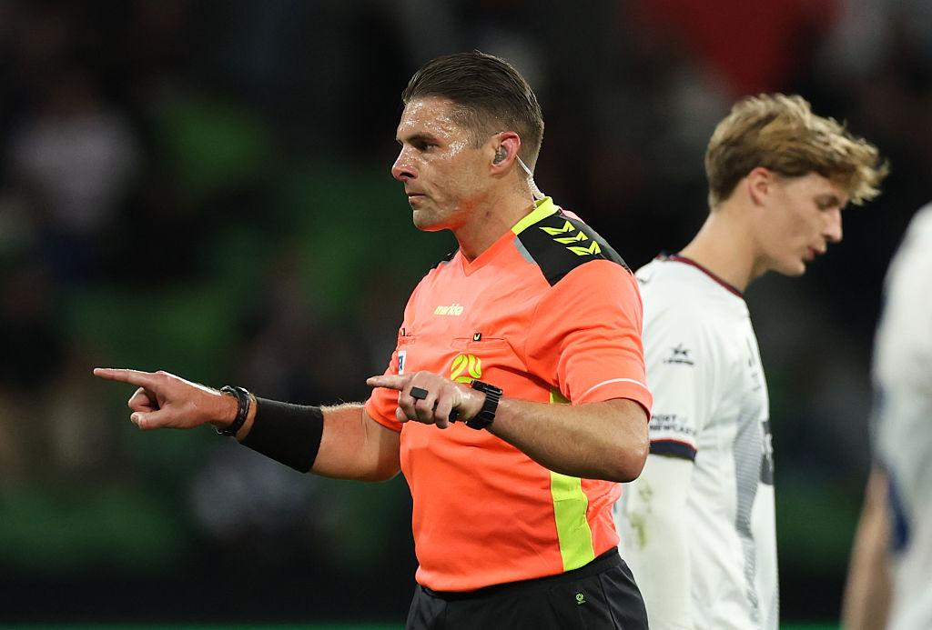 Șoc la Mondial: Gestul „Putere Albă" al arbitrului stârnește indignare globală