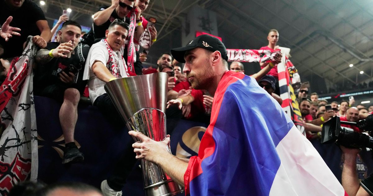Nikola Milutinov: După 14 ani, Olympiacos câștigă titlul EuroLeague