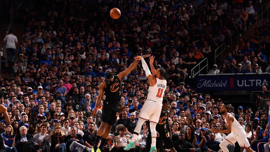 Knicks se redresă dintr-o defiție de 22 puncte și câștigă primul meci