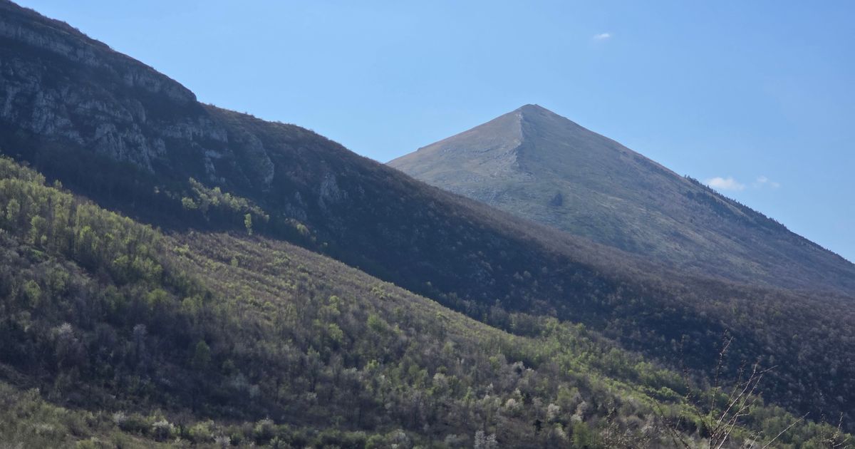 Călătoriți prin natura pitorescă: Mali Rtanjski Vrhovi