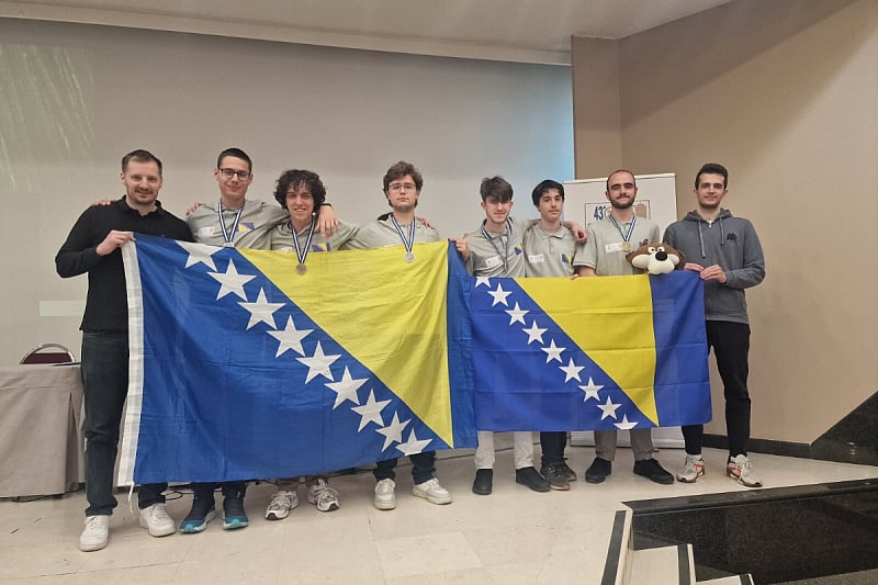 Matematicienii din Cantul de Sarajevo câștigă două medalii de aur și trei de argint la Olimpiada Balcanică de Matematică