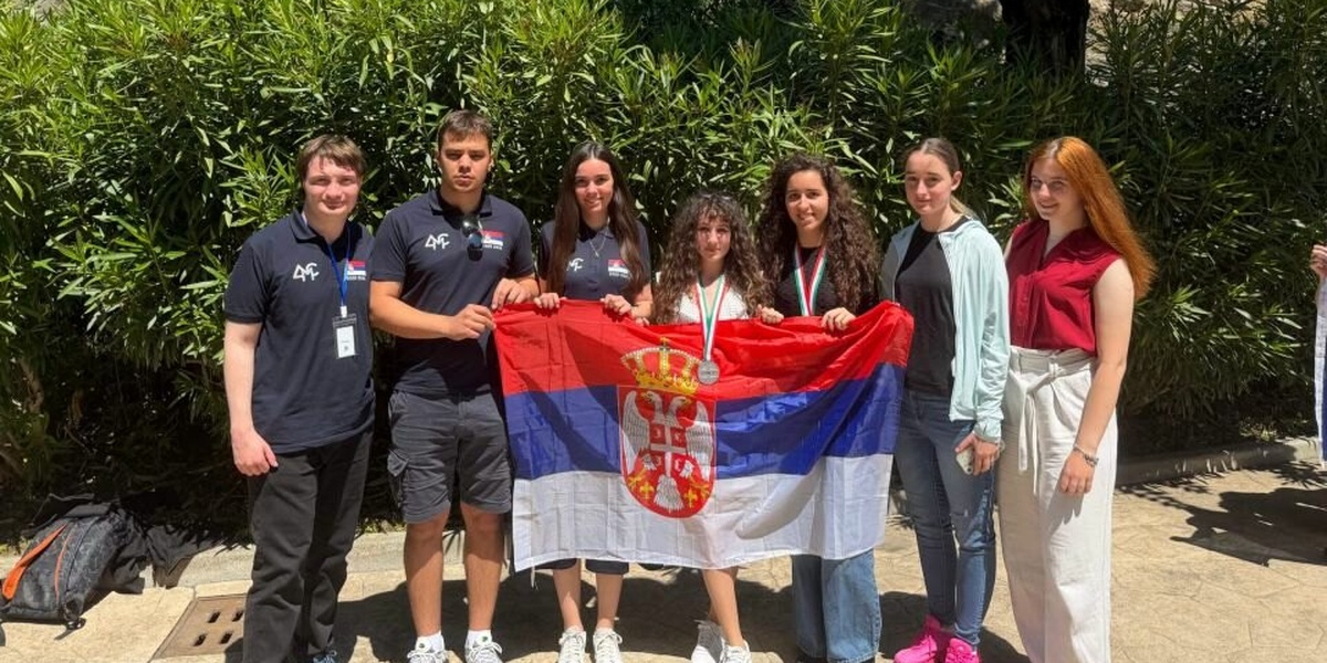 Fetele serbe au reușit la Olimpiada Europeană de IT din Italia