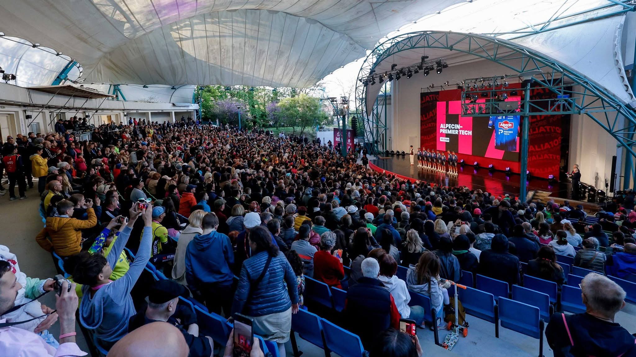 Burgas Învețe Oficial Giro d'Italia cu Ceremonie