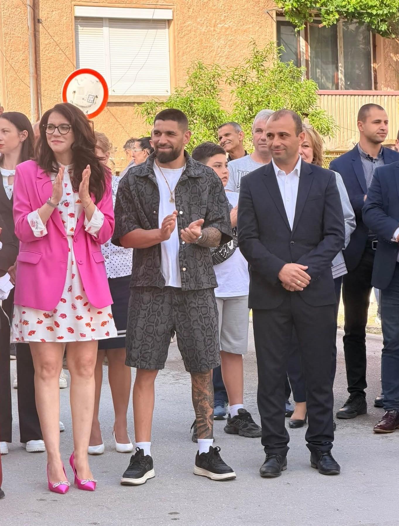 Roșia Neagră: Un Spectacol de Campioni și Istorie