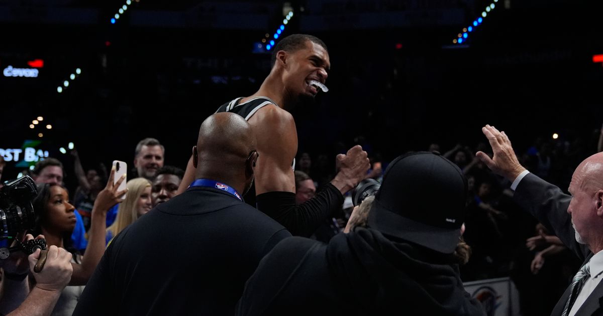 Viktor Vembanjama Înfrâng Recordele din 1970 cu 41 Puncte și 24 Prințuri; Spurs Vin Thunder În Extins