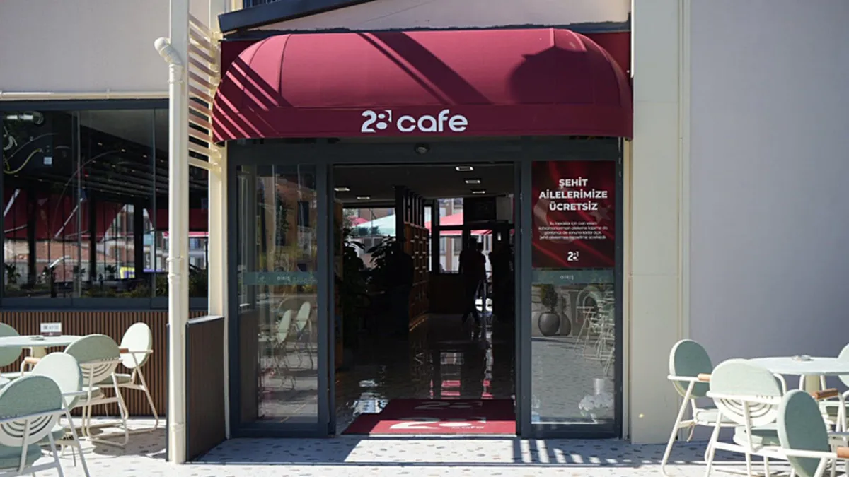 Merih Demiral Deschide Un Cafe "28" Gratuit pentru Familiele Mârzitorilor