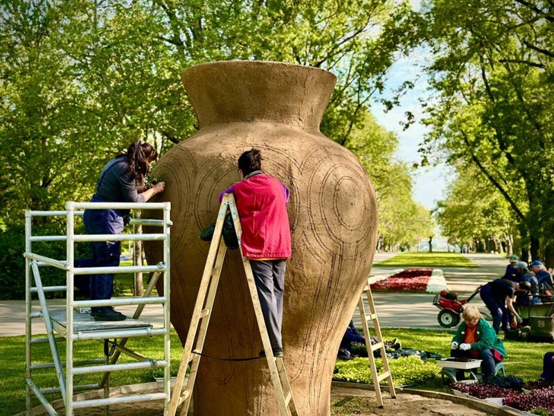 Peste 35.000 De Flores Pentru Decorul Vasului din Parcul Tineretului pentru 24 Mai