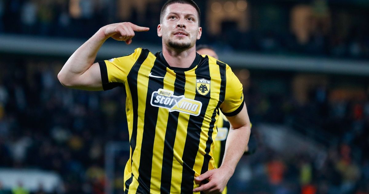 PSV Eindhoven Interesat de Luka Jović După Sezonul Încredere cu AEK Athens
