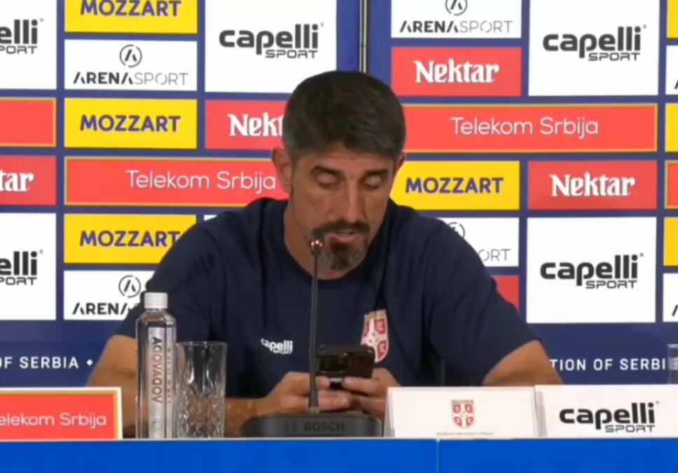 Paunović scoate telefonul: Mesajul care a justificat absența unei stele
